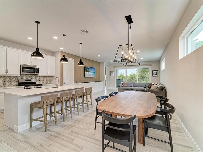 1079 Waterline Ct — Photo 10