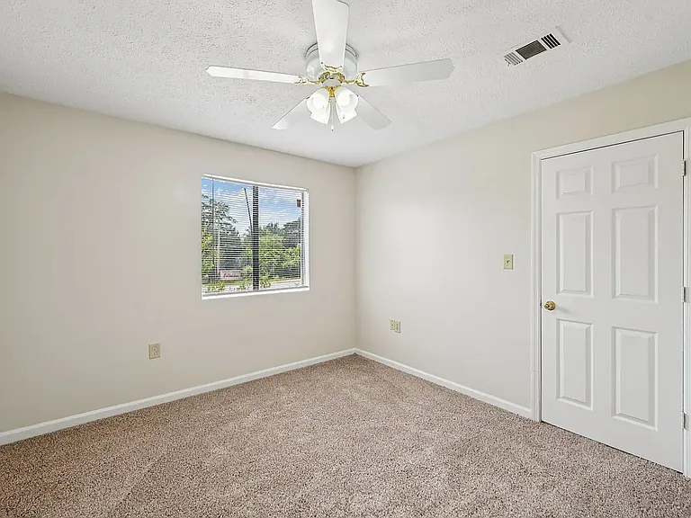 Hampton Townhomes — Photo 9