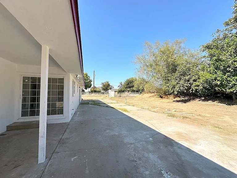 15050 Cottage Ave — Photo 25