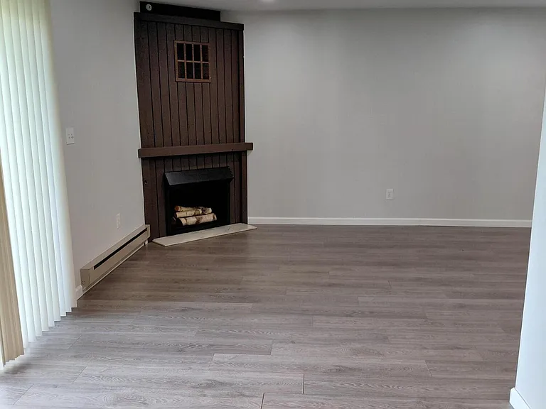 7513 Woodview St — Photo 4