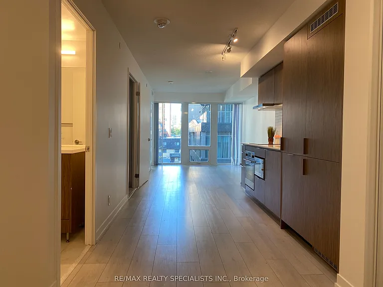 60 Shuter St #319 — Photo 2