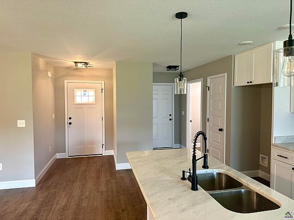 4th image of 207 Sutton Dr