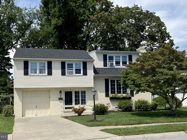 8 N Booth Dr, New Castle, DE 19720