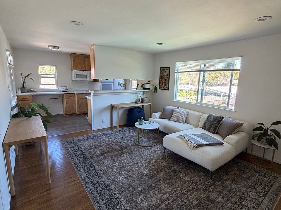 1st image of 1006 Creekwood Pl