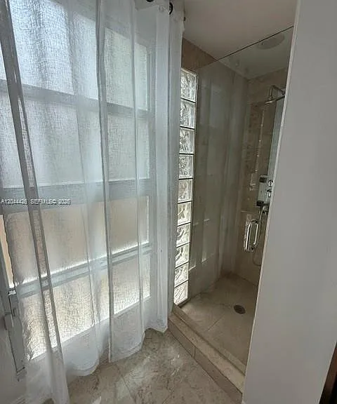 1047 NE 84th St — Photo 25