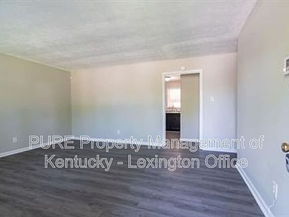 2nd image of 2483 Thornberry Ct