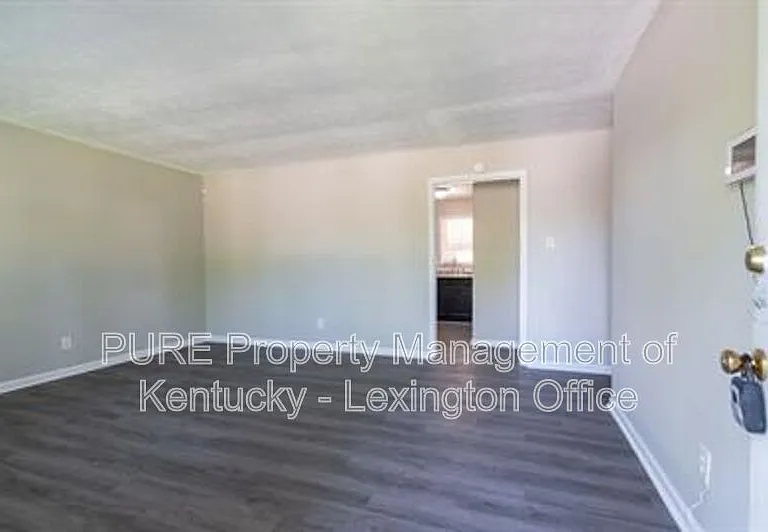 2483 Thornberry Ct — Photo 2