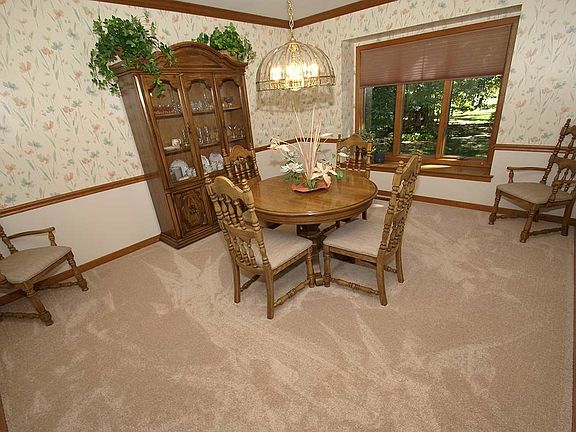 1524 Burning Tree Ct Fort Wayne IN 46845