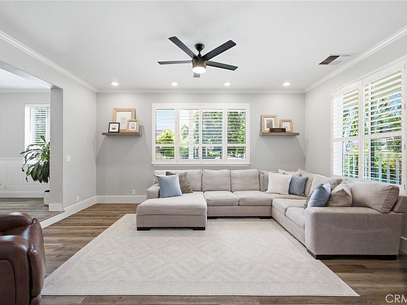 5th image of 9340 La Rose Ct