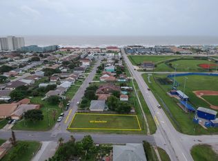 8021 Beluche Dr, Galveston, TX 77551