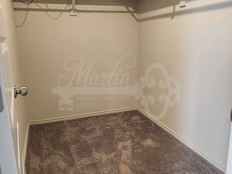 1400 Claire Ct — Photo 9