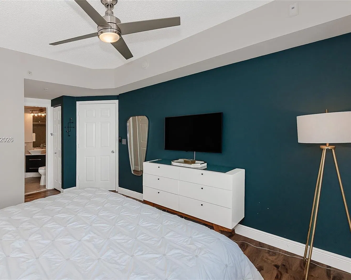 2 bed, $3,500 — Photo 1