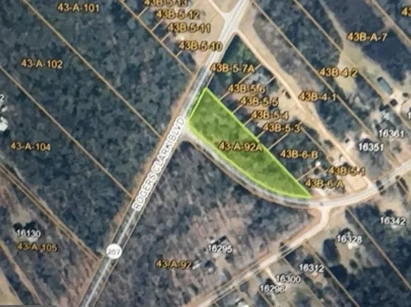 Milford St, Bowling Green, VA 22427
