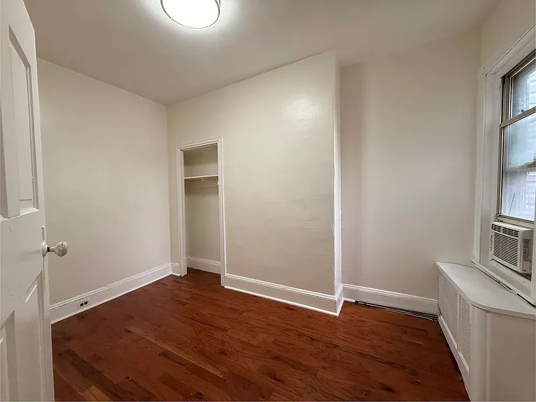 2127 Tasker St — Photo 4