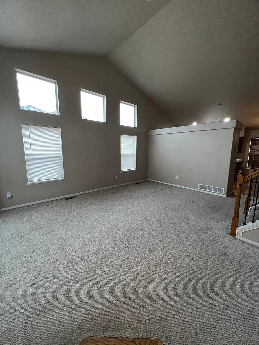 Building Photo - 3370 Poughkeepsie Dr