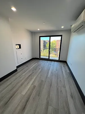 Rented by Delmark Realty LLC | media 55