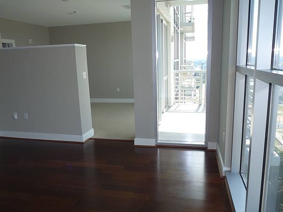 5th image of 333 W Trade St
