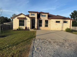 6723 Windhaven Rd, Liverpool, TX 77577