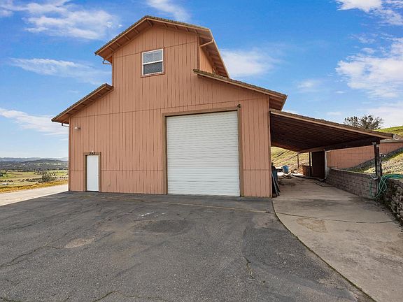 2nd image of 298 Oak Hollow Ln