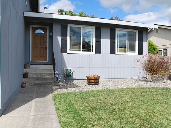 2nd image of 736 Joseph Ct