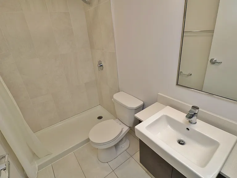 105 Champagne Ave S — Photo 76