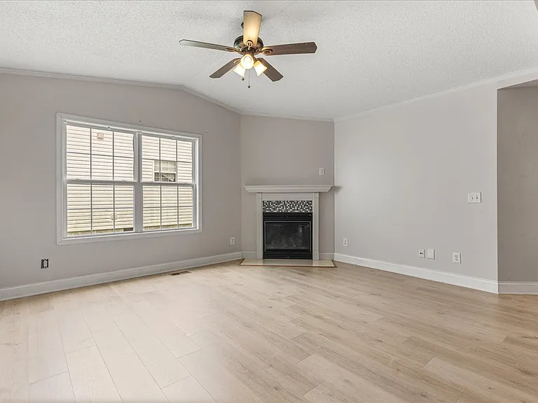 10629 Lone Star Way — Photo 2