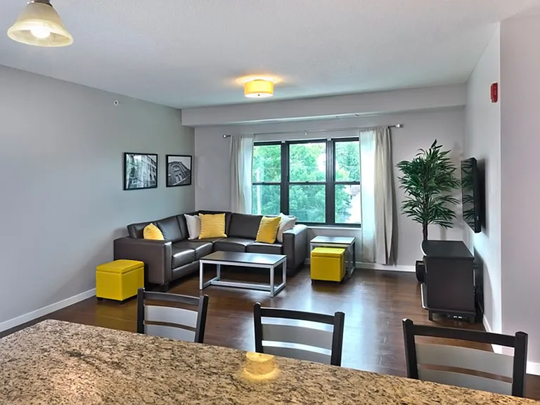 Grand and Finn Apartments — Photo 5