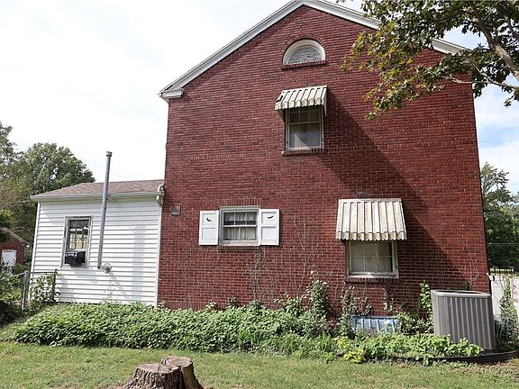 3rd image of 434 Crawford Ct