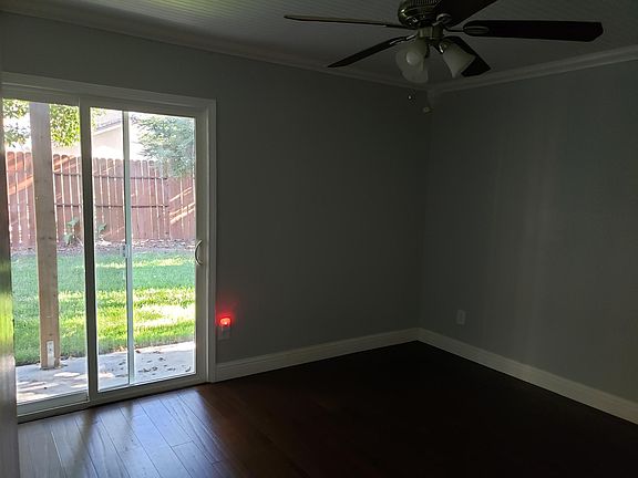 4th image of 1883 Oak Bluff Way