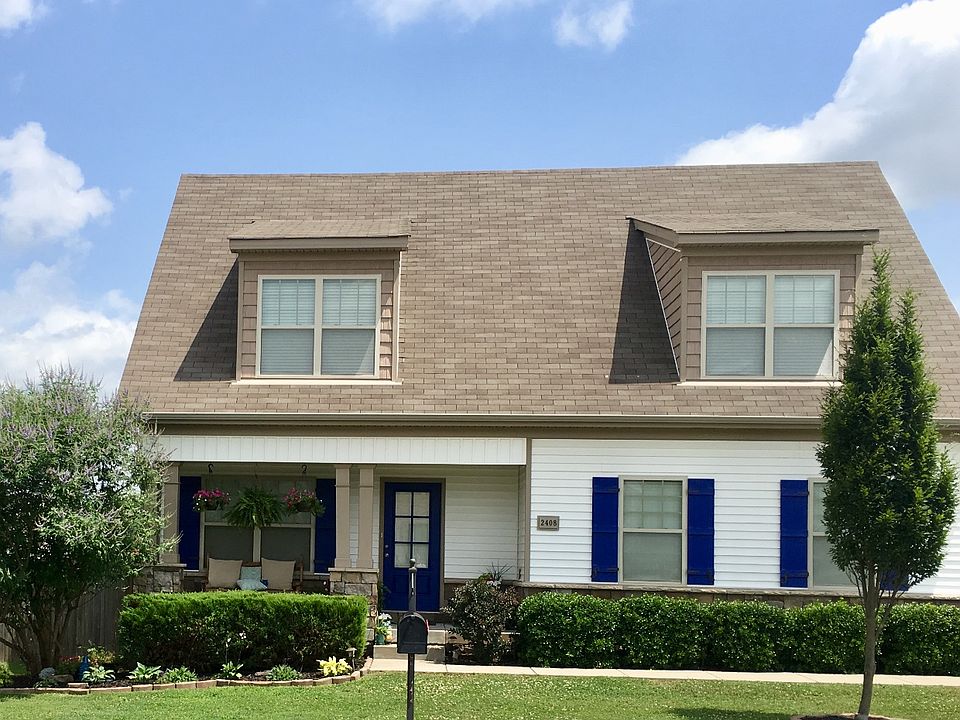 Large Corner Lot - Blue Door