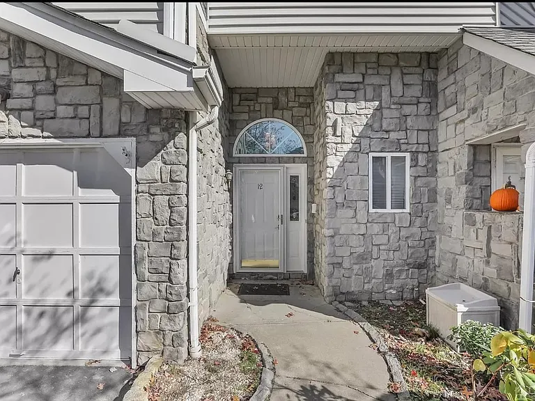 12 Donamar Ln — Photo 22