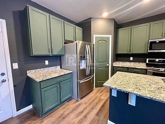 5th image of 2133 Villageview Ln