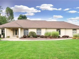 1322 Meadowood Cir, Poland, OH 44514