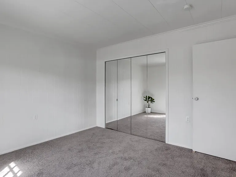 1 Bedroom Upstairs Apartments