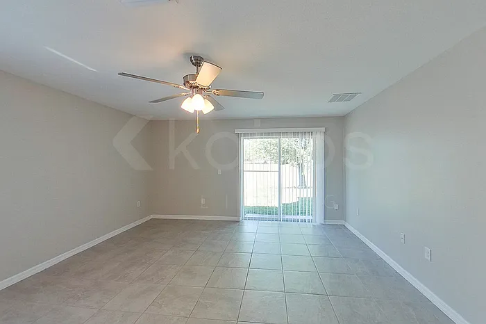 5 bed, 3.5 bath, 2243 sqft, $2,425 — Photo 2