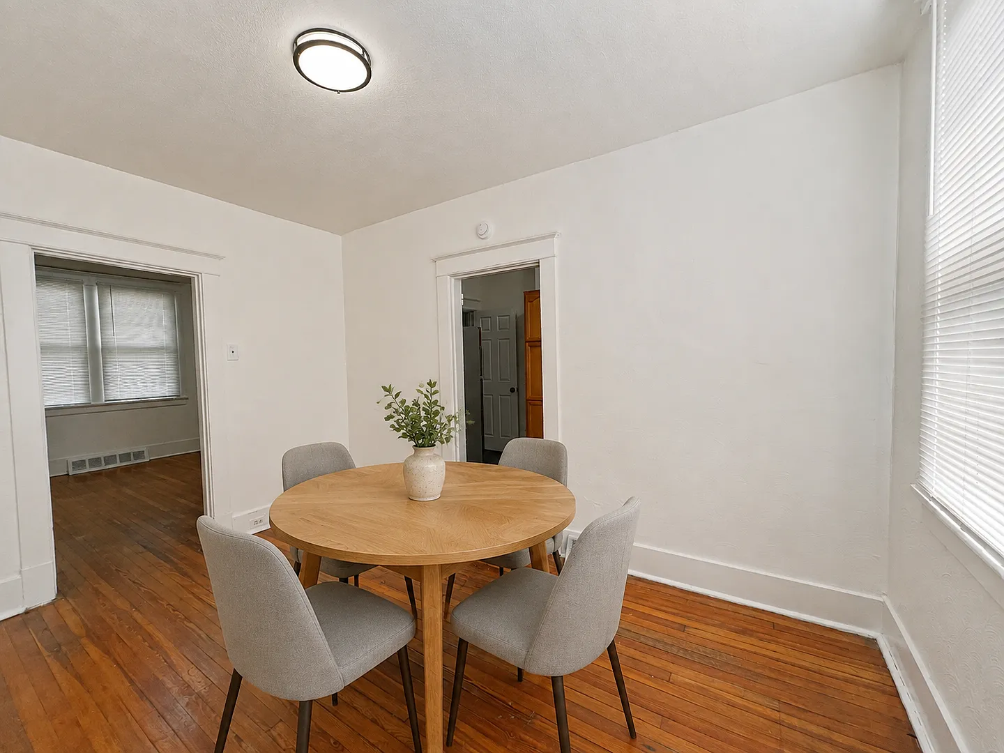 Spacious 3-Bedroom Townhome with Private Basement and Laundry Hookups — Photo 3