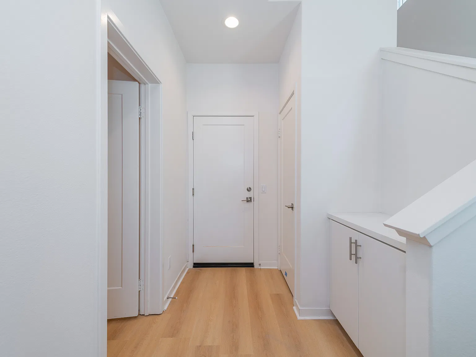 4 bed, 2004 sqft, $5,000 — Photo 4
