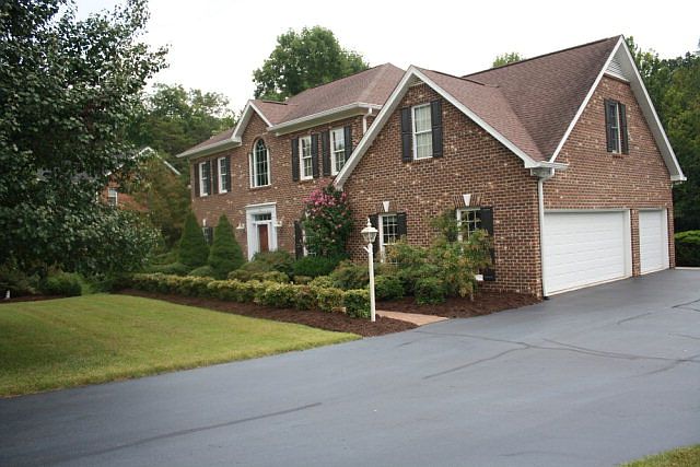 1st image of 192 Staffordshire Cir