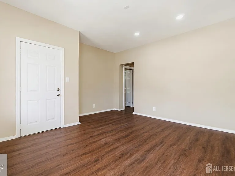 1648 Essex St #1 — Photo 9