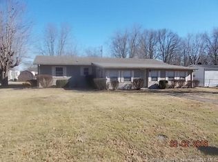 1137 S Riley Dr, Scottsburg, IN 47170