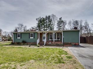 9226 Sahabi Rd, Kernersville, NC 27284