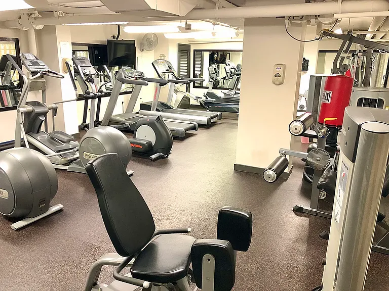 24/7 Fitness Center