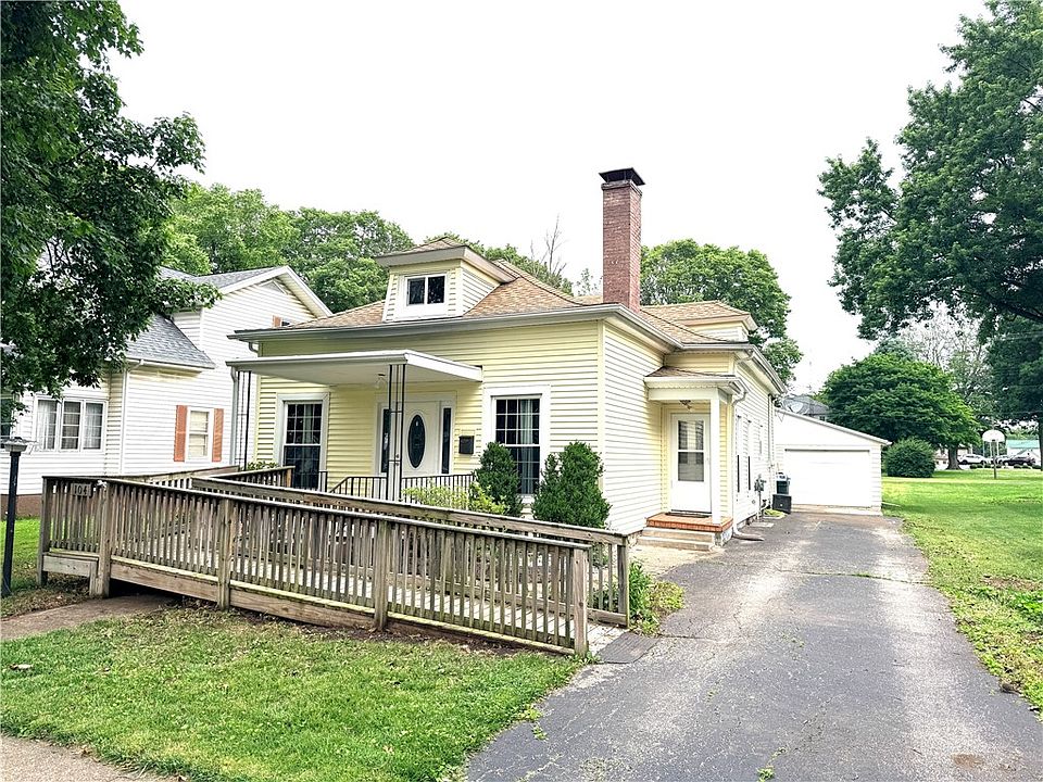 1st image of 104 Gilbert St