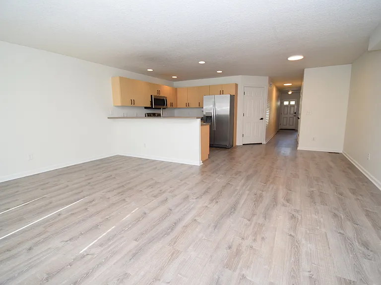 207 SE Harlow Ave — Photo 10