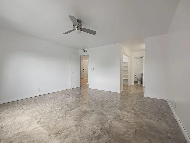 22605 SW 66th Ave #206 — Photo 12