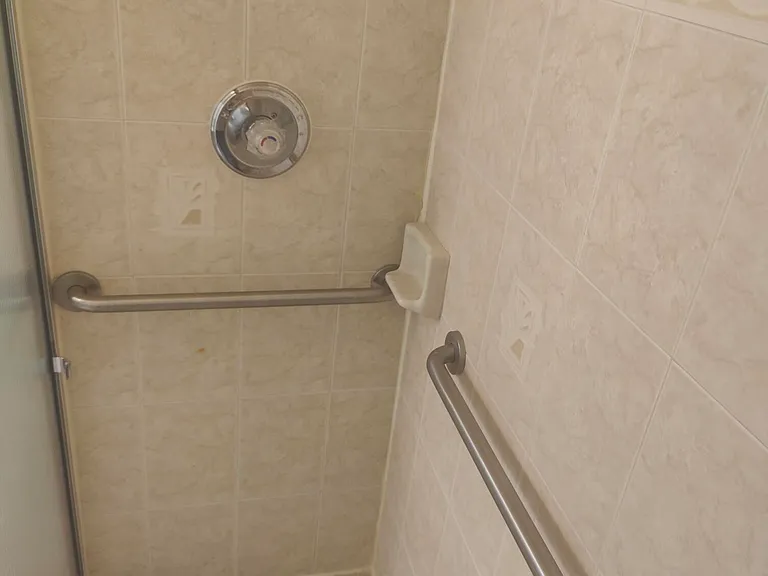 302 Lakeview Dr E #302 — Photo 34