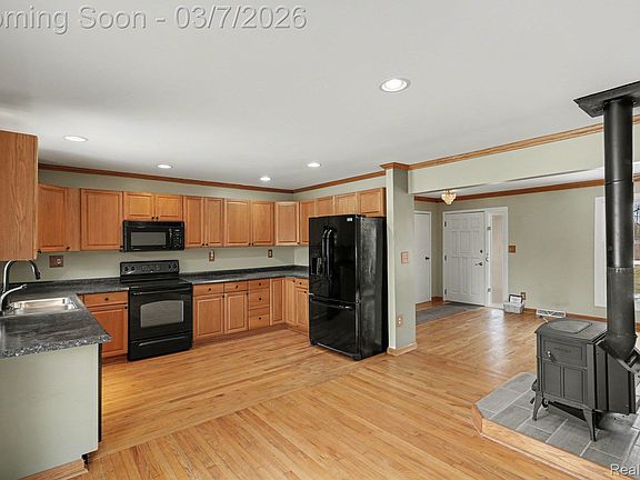 4th image of 5051 Dutcher Rd