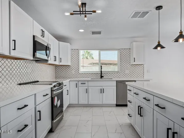 15248 N 38TH Street, Phoenix, AZ 85032