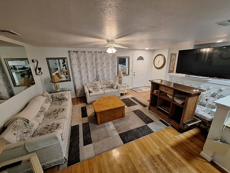 4050 Yucatan Cir — Photo 7