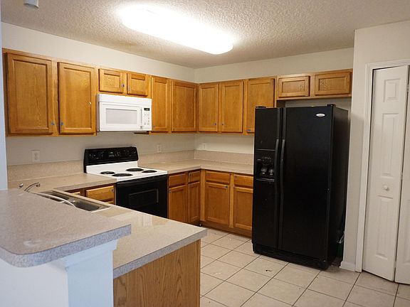 4th image of 9505 Armelle Way Unit 15
